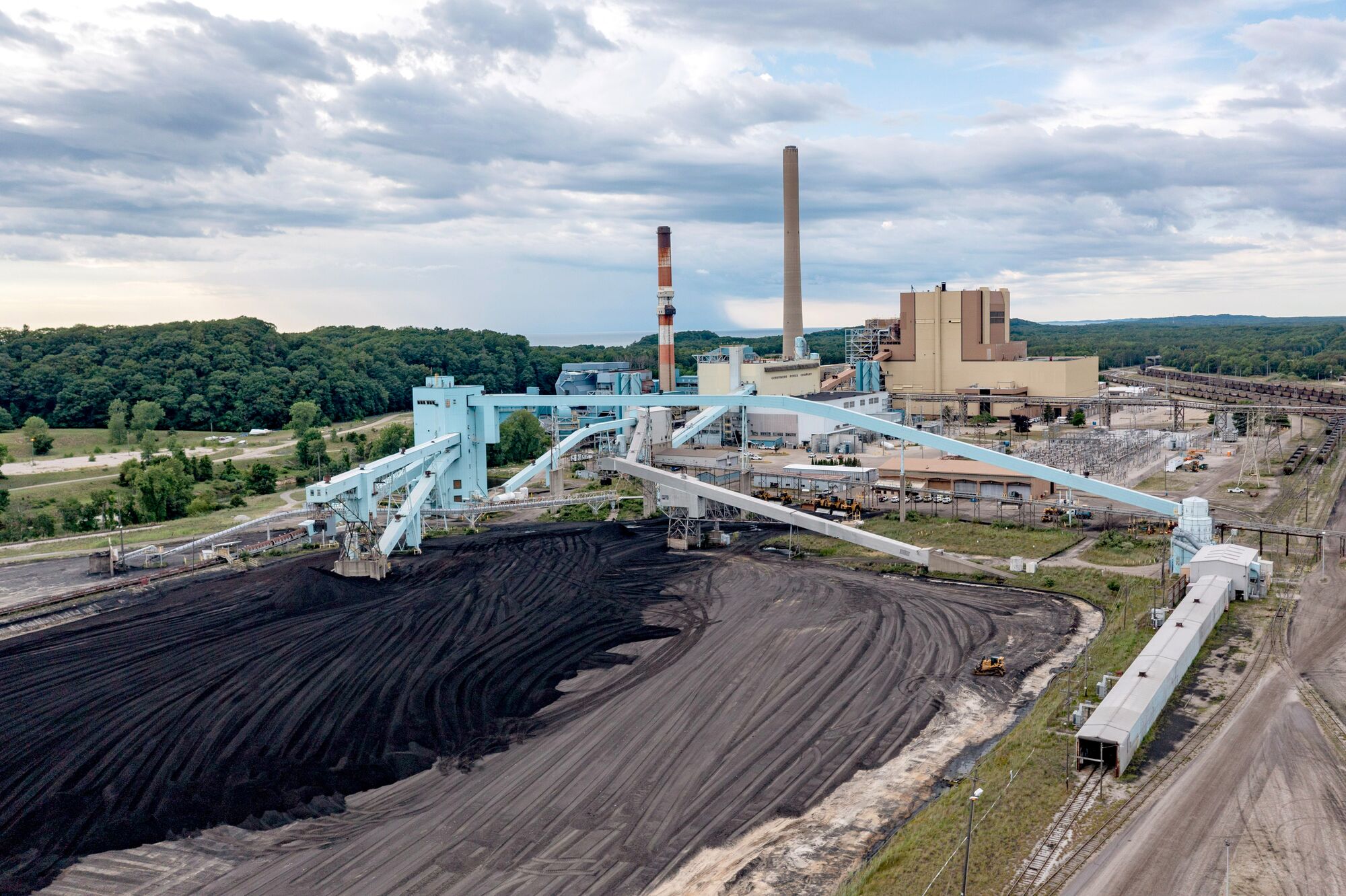 Photo of the J.H. Campbell coal-fired power plant in West Olive, Michigan